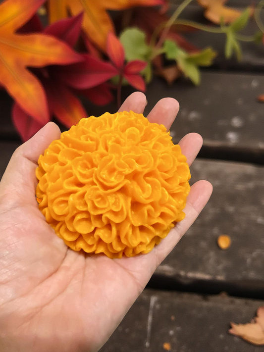 Flor de Cempasúchil grande